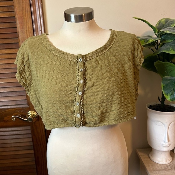 Urban Outfitters Devon Boxy Button Cropped Top - Picture 2 of 4